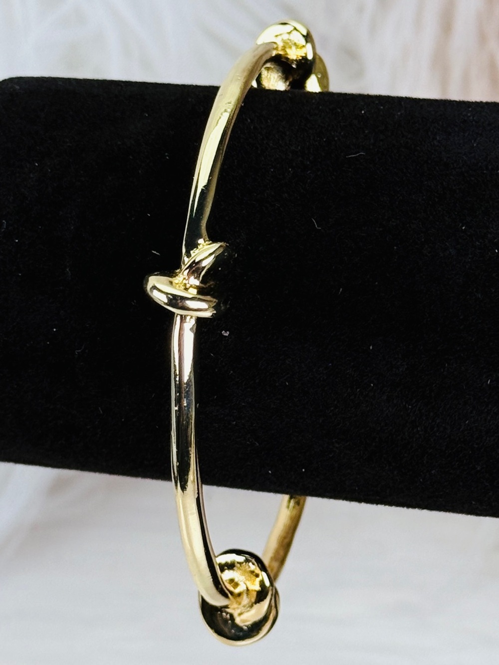 Vintage goldtone knotted minimalist bangle bracelet
